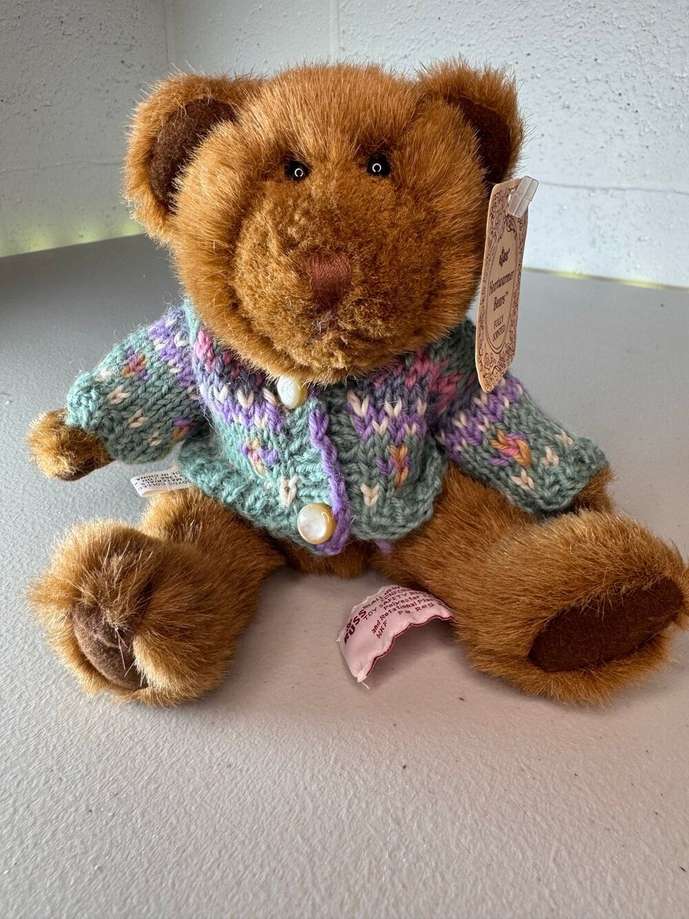Vintage Russ Heartwarmer Bears 9541 8”  Teddy Bear w/ Original Sweater